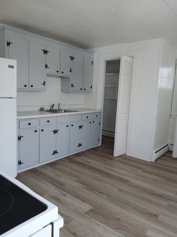 600 Warren Ave 3, Brockton, MA 02301