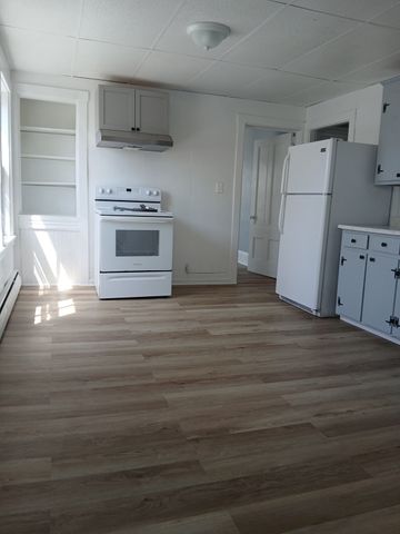 600 Warren Ave 3, Brockton, MA 02301