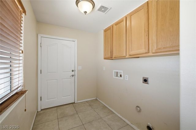 701 Mount Charleston Drive, Pahrump, NV 89048