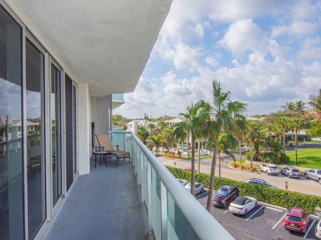 3554 Ocean Drive 302S, Vero Beach, FL 32963