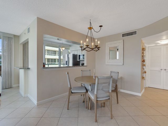 3554 Ocean Drive 302S, Vero Beach, FL 32963