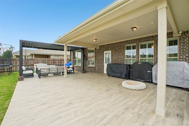 6301 Meandering Creek Drive, Denton, TX 76226