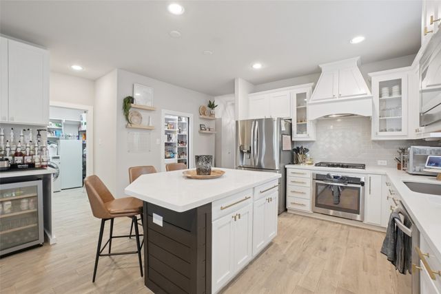 6301 Meandering Creek Drive, Denton, TX 76226