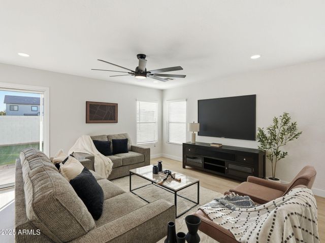 3163 E MINERAL PARK Road, San Tan Valley, AZ 85143