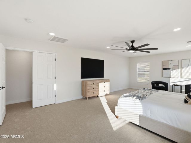 3163 E MINERAL PARK Road, San Tan Valley, AZ 85143