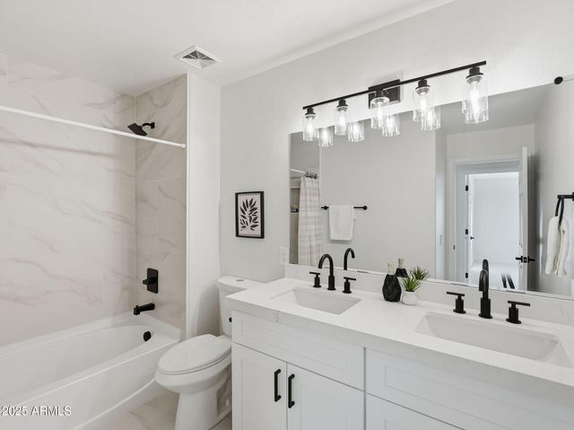 3163 E MINERAL PARK Road, San Tan Valley, AZ 85143