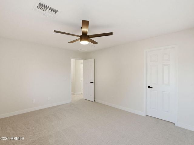 3163 E MINERAL PARK Road, San Tan Valley, AZ 85143