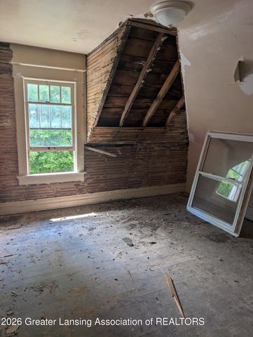 1017 W Hillsdale Street, Lansing, MI 48915