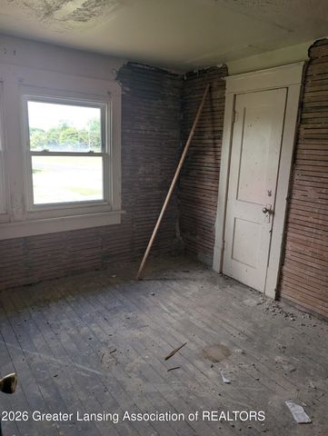 1017 W Hillsdale Street, Lansing, MI 48915