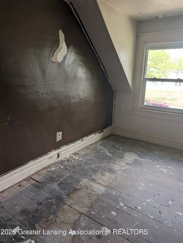 1017 W Hillsdale Street, Lansing, MI 48915