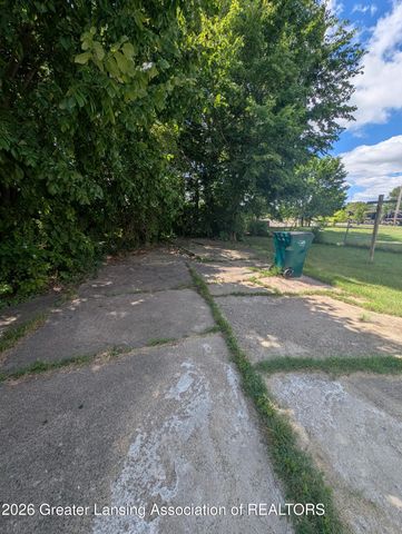 1017 W Hillsdale Street, Lansing, MI 48915