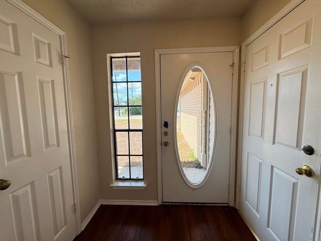 8700 Clearbrook TRL A, Austin, TX 78729