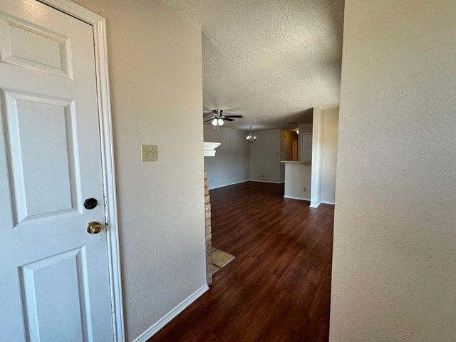 8700 Clearbrook TRL A, Austin, TX 78729