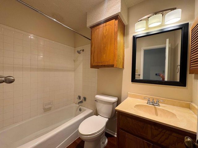8700 Clearbrook TRL A, Austin, TX 78729