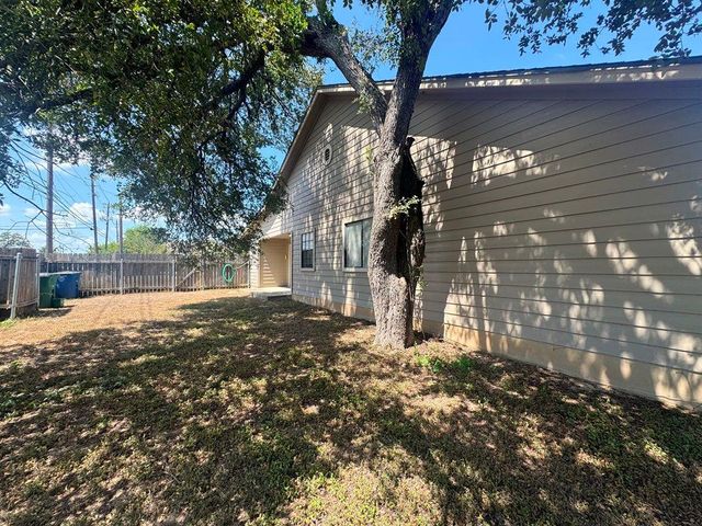 8700 Clearbrook TRL A, Austin, TX 78729