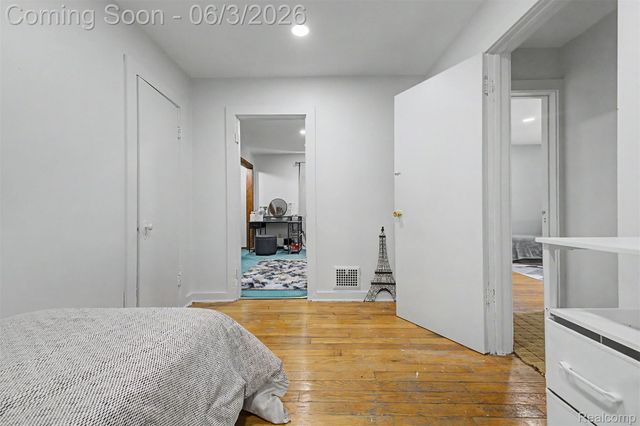 6808 Abington Avenue, Detroit, MI 48228