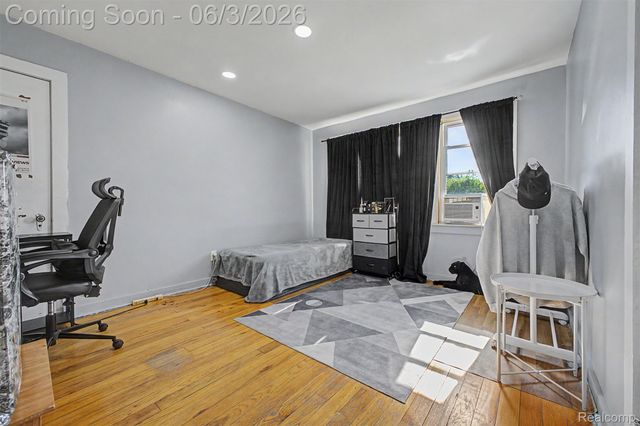 6808 Abington Avenue, Detroit, MI 48228