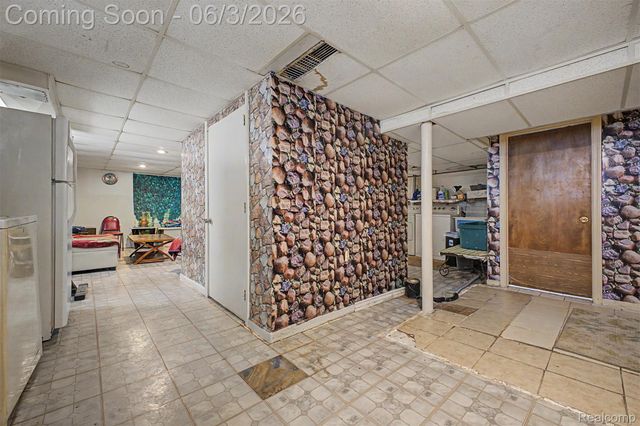 6808 Abington Avenue, Detroit, MI 48228