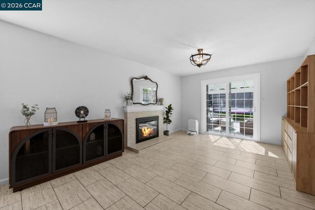 1212 Mcewing Ct, Concord, CA 94521