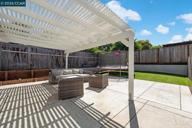 1212 Mcewing Ct, Concord, CA 94521