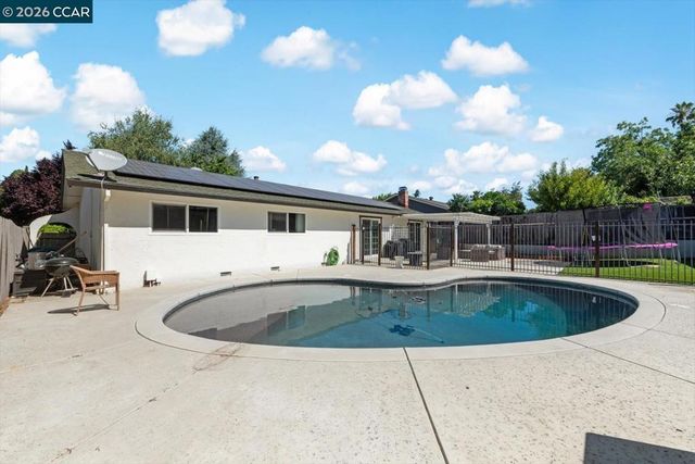 1212 Mcewing Ct, Concord, CA 94521