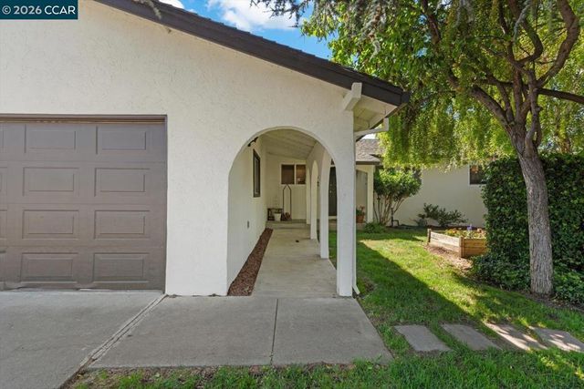 1212 Mcewing Ct, Concord, CA 94521