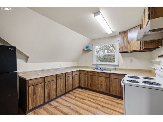 1826 MILL St, Eugene, OR 97401