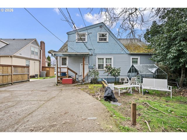 1826 MILL St, Eugene, OR 97401