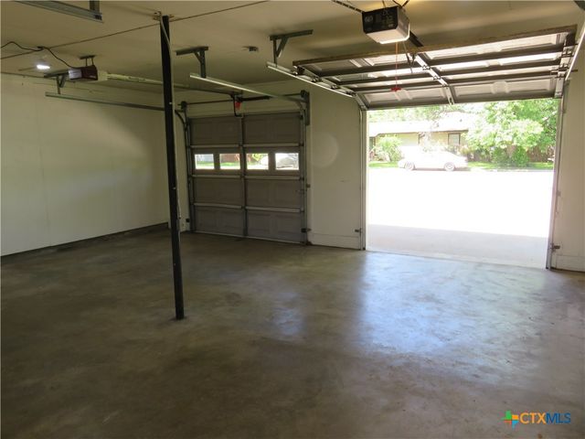 1339 Mockingbird Lane, Seguin, TX 78155