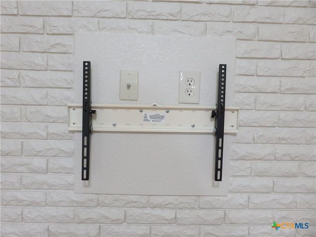 1339 Mockingbird Lane, Seguin, TX 78155