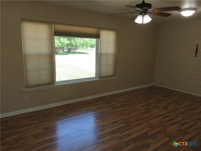 1339 Mockingbird Lane, Seguin, TX 78155