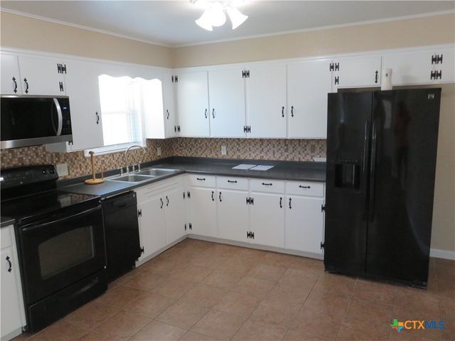 1339 Mockingbird Lane, Seguin, TX 78155