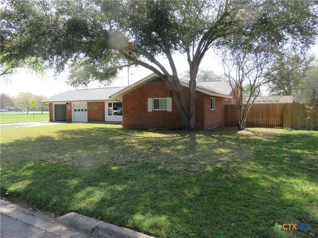 1339 Mockingbird Lane, Seguin, TX 78155