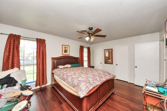 2213 Mockingbird Street, Baytown, TX 77520