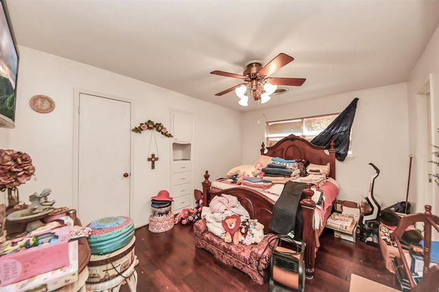 2213 Mockingbird Street, Baytown, TX 77520