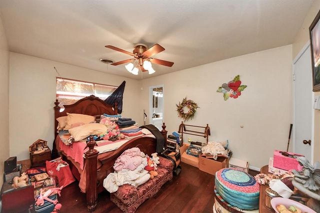 2213 Mockingbird Street, Baytown, TX 77520