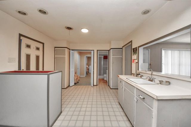 2213 Mockingbird Street, Baytown, TX 77520