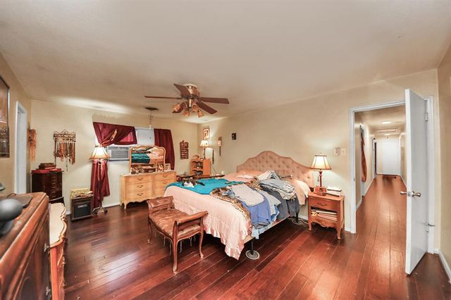 2213 Mockingbird Street, Baytown, TX 77520