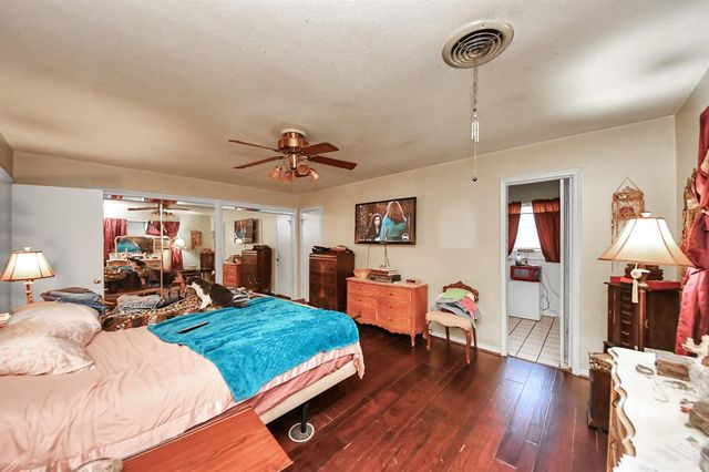 2213 Mockingbird Street, Baytown, TX 77520