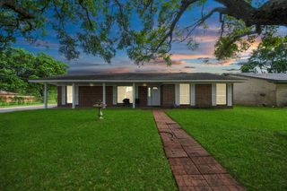 2213 Mockingbird Street, Baytown, TX 77520