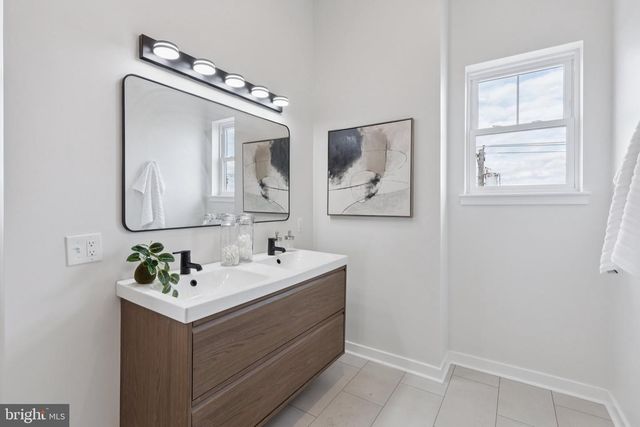 2800 BRIDGE ST, Philadelphia, PA 19137