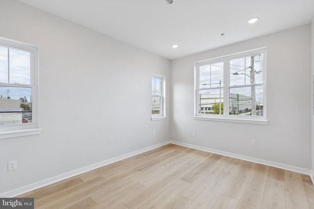 2800 BRIDGE ST, Philadelphia, PA 19137