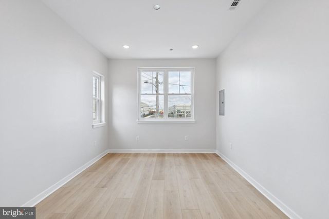 2800 BRIDGE ST, Philadelphia, PA 19137