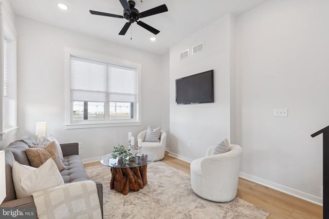 2800 BRIDGE ST, Philadelphia, PA 19137