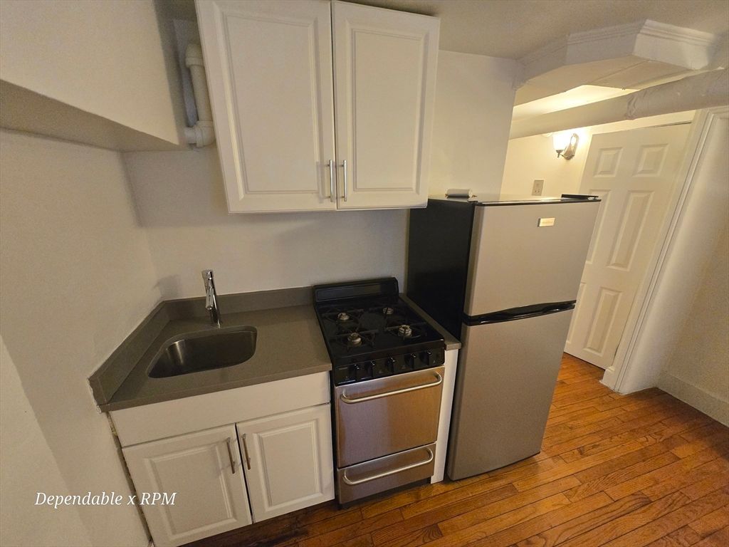 86 Charles St 2, Boston, MA 02114