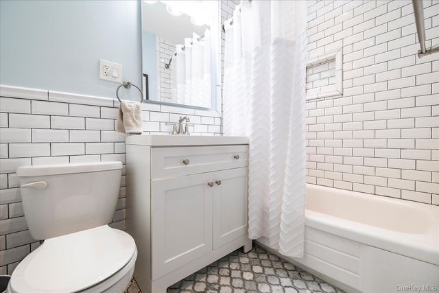 370 W Broadway 5C, Long Beach, NY 11561