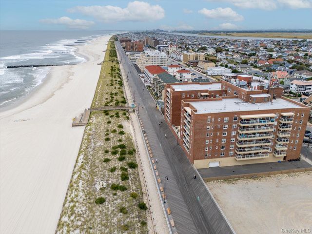 370 W Broadway 5C, Long Beach, NY 11561