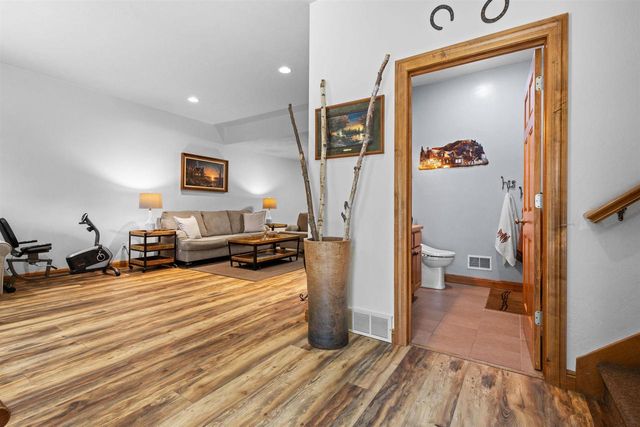 N3224 FEATHER RIDGE DRIVE, Appleton, WI 54913
