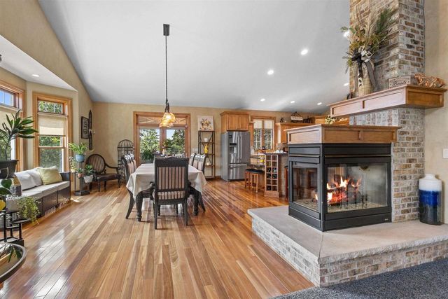 N3224 FEATHER RIDGE DRIVE, Appleton, WI 54913