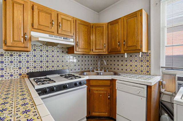 1016 E RIO GRANDE Avenue 3, El Paso, TX 79902